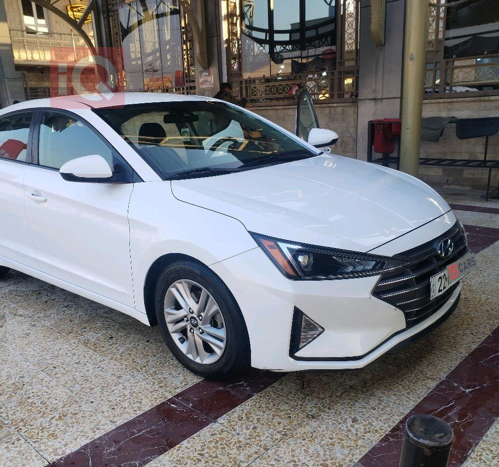 هیوندای ئەلەنترا